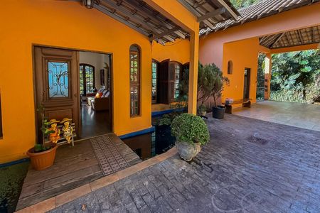 Casa de condomínio à venda com 230m², 3 quartos e 3 vagas Casa de condomínio à venda com 230m², 3 quartos e 3 vagasÁrea externa