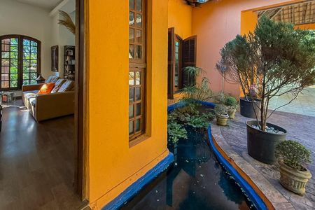 Casa de condomínio à venda com 230m², 3 quartos e 3 vagas Casa de condomínio à venda com 230m², 3 quartos e 3 vagasÁrea externa