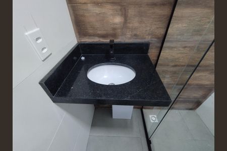 Apartamento para alugar com 38m², 2 quartos e sem vagaBanheiro 