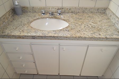 Apartamento à venda com 83m², 2 quartos e 1 vagaBanheiro da Suíte
