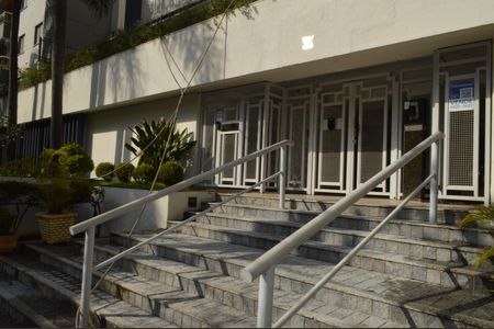 Apartamento à venda com 83m², 2 quartos e 1 vagaFachada + plaquinha