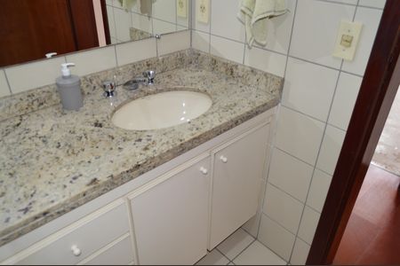Apartamento à venda com 83m², 2 quartos e 1 vagaBanheiro da Suíte