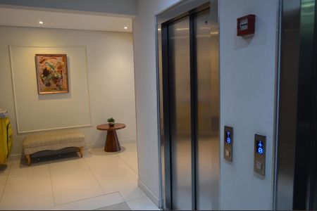 Apartamento à venda com 83m², 2 quartos e 1 vagaÁrea comum