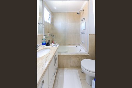 Apartamento à venda com 170m², 3 quartos e 4 vagasBanheiro do Quarto 3