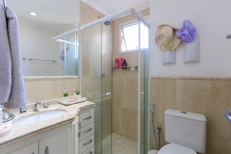 Apartamento à venda com 170m², 3 quartos e 4 vagasBanheiro