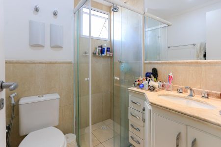 Apartamento à venda com 170m², 3 quartos e 4 vagasBanheiro do Quarto 2