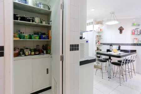 Apartamento à venda com 170m², 3 quartos e 4 vagasDespensa