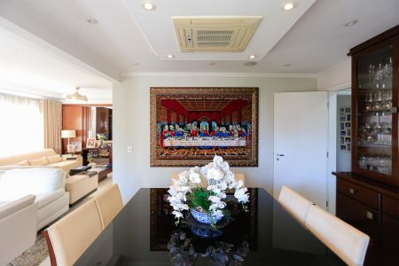 Apartamento à venda com 170m², 3 quartos e 4 vagasSala