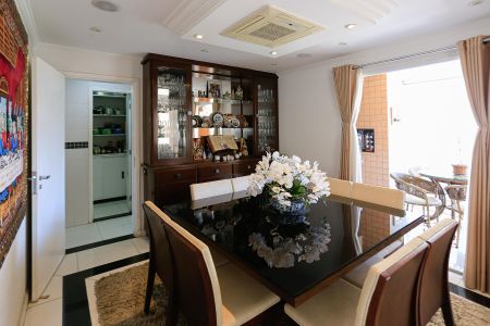 Apartamento à venda com 170m², 3 quartos e 4 vagasSala