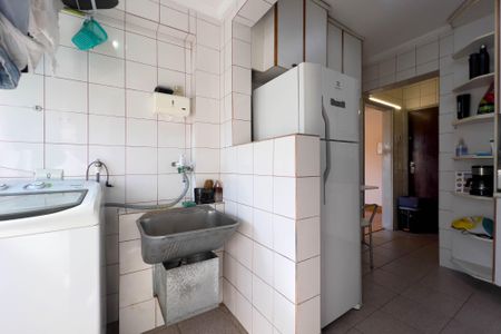 Apartamento para alugar com 70m², 2 quartos e sem vaga Apartamento para alugar com 70m², 2 quartos e sem vagaCozinha e área de serviço