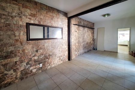 Casa à venda com 140m², 3 quartos e 5 vagas Casa à venda com 140m², 3 quartos e 5 vagasSala