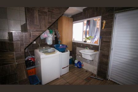 Casa à venda com 150m², 3 quartos e 1 vagaÁrea de Serviço