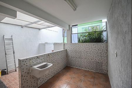 Casa à venda com 229m², 3 quartos e 3 vagasÁrea de Serviço