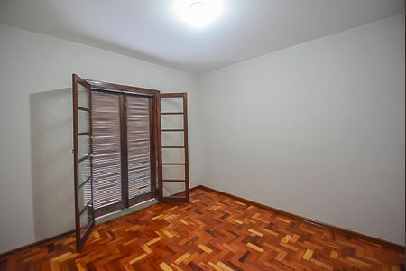 Casa à venda com 229m², 3 quartos e 3 vagasSuíte