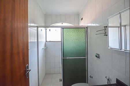 Casa à venda com 229m², 3 quartos e 3 vagasBanheiro