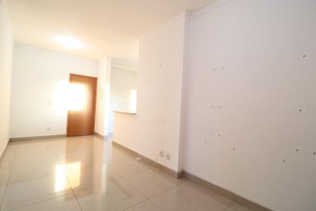 Sala de apartamento para alugar com 2 quartos, 50m² em Dona Zulmira, Uberlândia