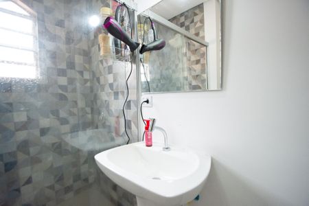 Casa à venda com 183m², 3 quartos e 4 vagasbanheiro quarto 1