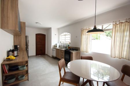 Casa à venda com 183m², 3 quartos e 4 vagascozinha