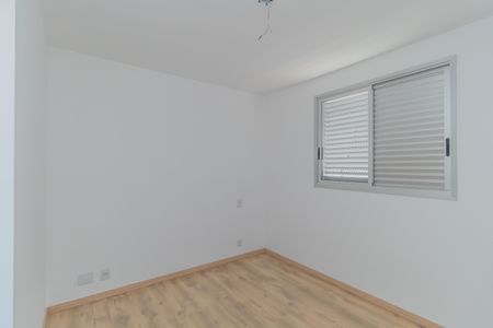 Apartamento à venda com 163m², 3 quartos e 4 vagasQuarto 2