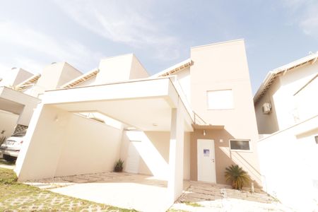 Casa à venda com 140m², 3 quartos e 3 vagasFachada