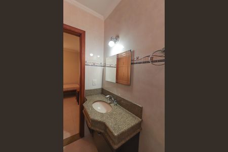 Casa à venda com 277m², 4 quartos e 3 vagasBanheiro do Quarto 1