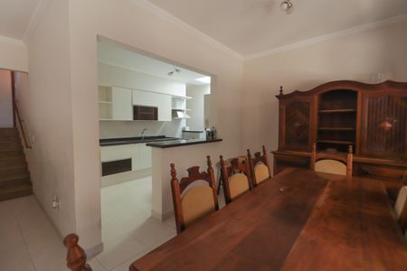 Casa à venda com 277m², 4 quartos e 3 vagasSala