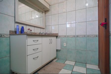 Casa à venda com 390m², 4 quartos e 2 vagasBanheiro da Suíte 2