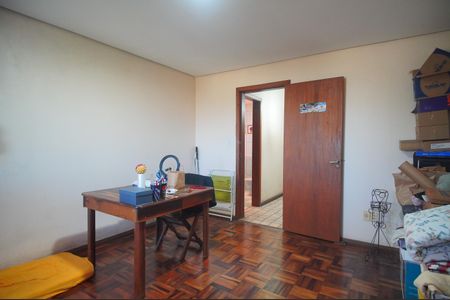 Casa à venda com 390m², 4 quartos e 2 vagasQuarto 2