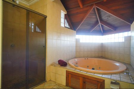 Casa à venda com 390m², 4 quartos e 2 vagasBanheiro da Suíte 1