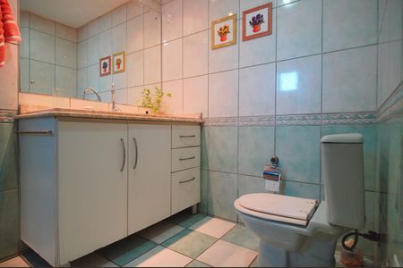 Casa à venda com 390m², 4 quartos e 2 vagasBanheiro