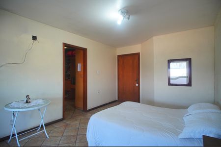 Casa à venda com 390m², 4 quartos e 2 vagasSuíte 2