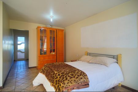 Casa à venda com 390m², 4 quartos e 2 vagasSuíte 1