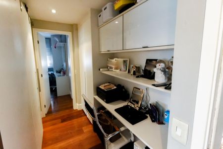 Apartamento à venda com 142m², 3 quartos e 2 vagasEscritório