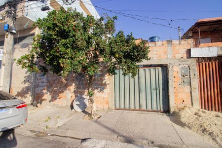 Casa à venda com 200m², 2 quartos e 2 vagasFachada