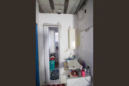 Casa à venda com 200m², 2 quartos e 2 vagasBanheiro Social