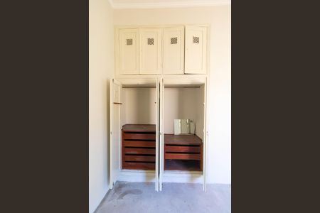 Casa à venda com 195m², 4 quartos e 2 vagas Casa à venda com 195m², 4 quartos e 2 vagasQuarto 03 - Armário