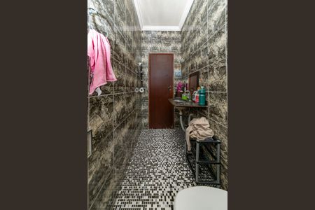 Casa à venda com 250m², 3 quartos e 8 vagas Casa à venda com 250m², 3 quartos e 8 vagasBanheiro Social