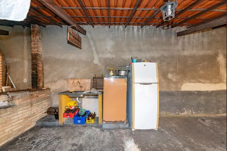 Casa à venda com 250m², 3 quartos e 8 vagas Casa à venda com 250m², 3 quartos e 8 vagasQuintal