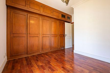 Apartamento à venda com 395m², 4 quartos e 5 vagas Apartamento à venda com 395m², 4 quartos e 5 vagasSuíte 3