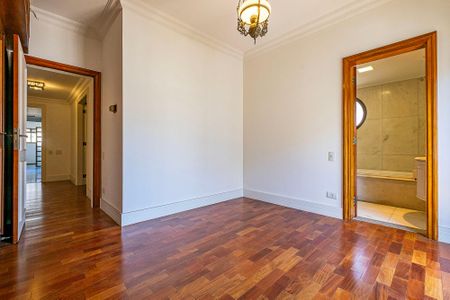 Apartamento à venda com 395m², 4 quartos e 5 vagas Apartamento à venda com 395m², 4 quartos e 5 vagasSuíte 3
