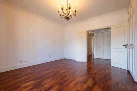 Apartamento à venda com 395m², 4 quartos e 5 vagas Apartamento à venda com 395m², 4 quartos e 5 vagasSuíte 1