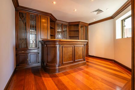 Apartamento à venda com 395m², 4 quartos e 5 vagas Apartamento à venda com 395m², 4 quartos e 5 vagasSala