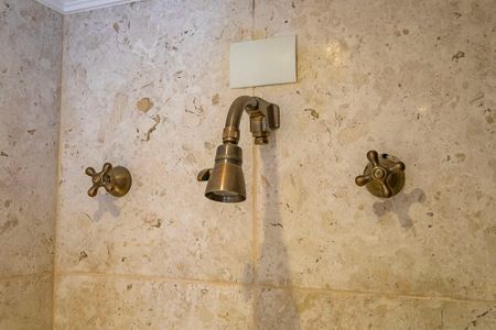 Apartamento à venda com 395m², 4 quartos e 5 vagas Apartamento à venda com 395m², 4 quartos e 5 vagasBanheiro da Suíte 2