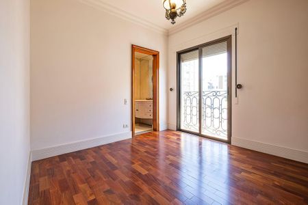 Apartamento à venda com 395m², 4 quartos e 5 vagas Apartamento à venda com 395m², 4 quartos e 5 vagasSuíte 3