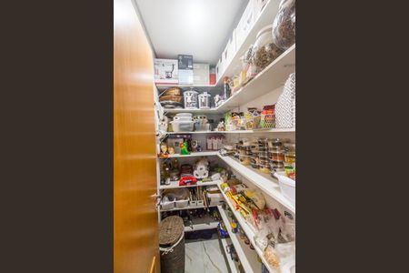 Apartamento à venda com 136m², 3 quartos e 2 vagas Apartamento à venda com 136m², 3 quartos e 2 vagasDespensa