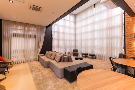 Apartamento à venda com 157m², 3 quartos e 3 vagas Apartamento à venda com 157m², 3 quartos e 3 vagasÁrea comum - Salão de festas