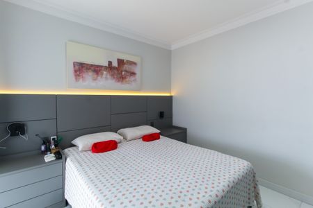 Apartamento à venda com 157m², 3 quartos e 3 vagas Apartamento à venda com 157m², 3 quartos e 3 vagasSuíte 2