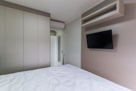 Apartamento à venda com 157m², 3 quartos e 3 vagas Apartamento à venda com 157m², 3 quartos e 3 vagasSuíte