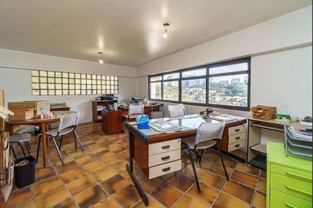 Casa à venda com 1000m², 4 quartos e 6 vagas