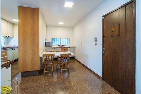 Casa à venda com 1000m², 4 quartos e 6 vagas